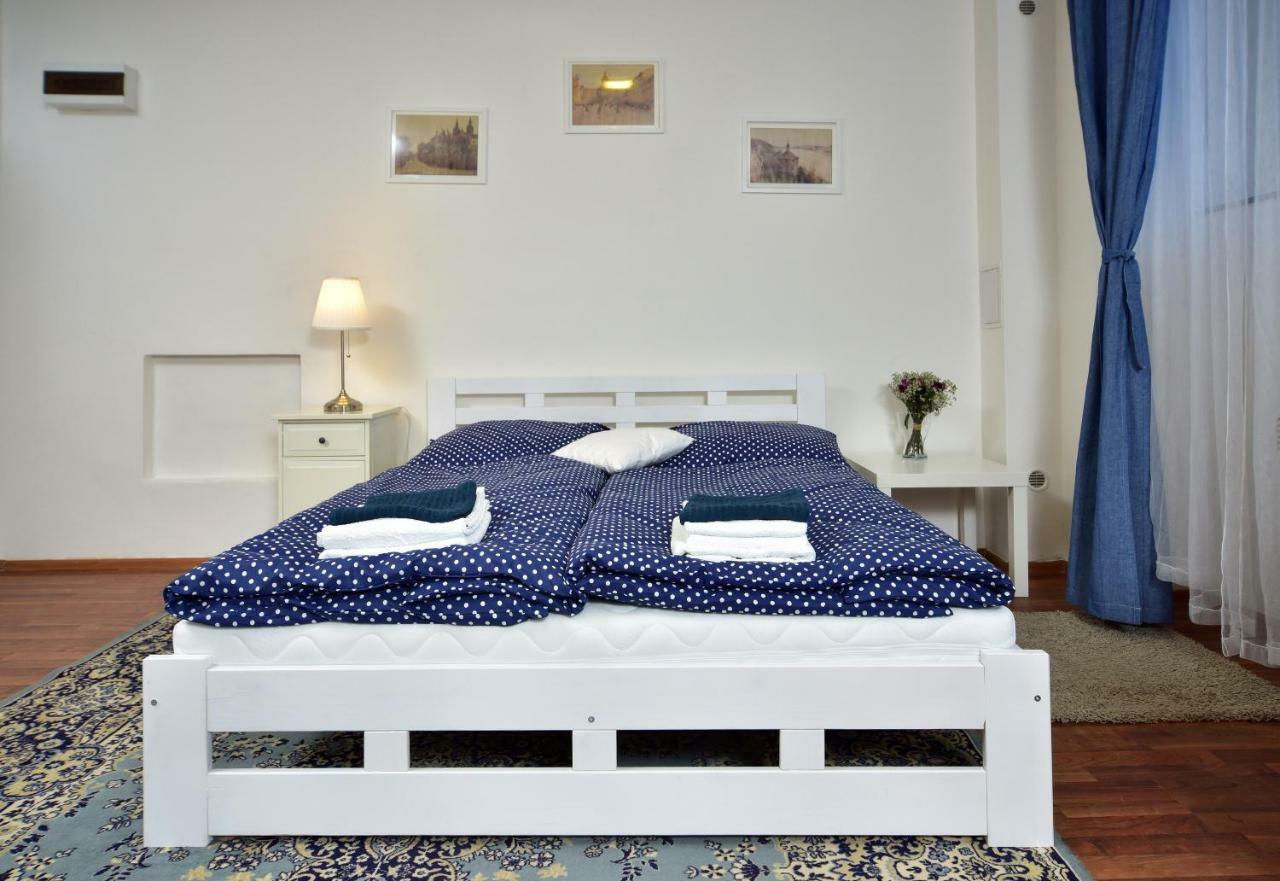 Studio Apartment Dana プラハ エクステリア 写真